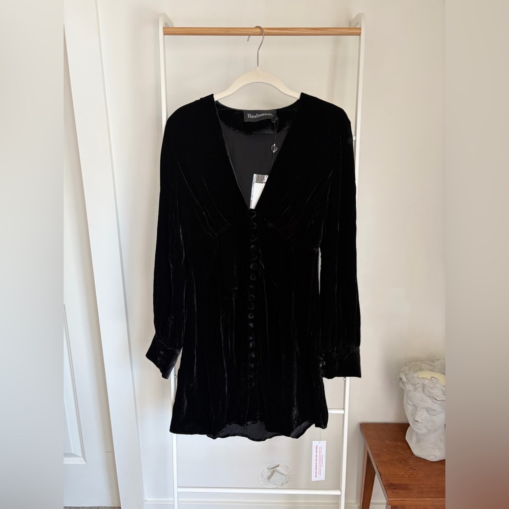 Realisation Par The Leekley Black Velvet Dress Size Small - NEW WITH TAGS NWT - Picture 3 of 4